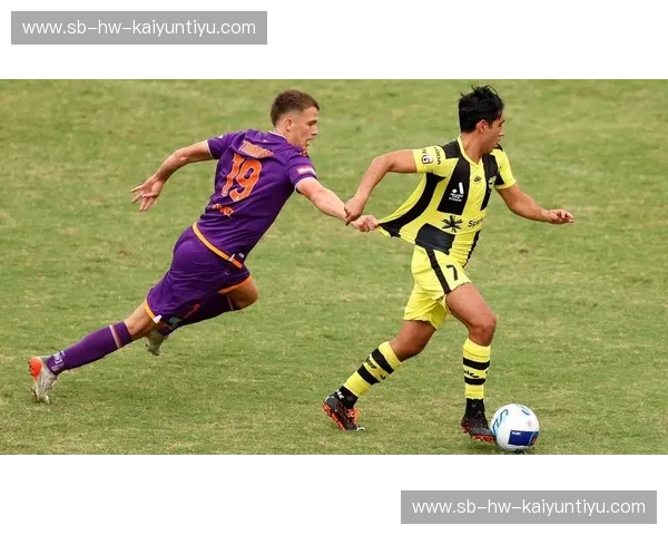 绿茵战场的指尖脉搏：为什么“即时足球比分90vs”是老球迷的终极信仰？